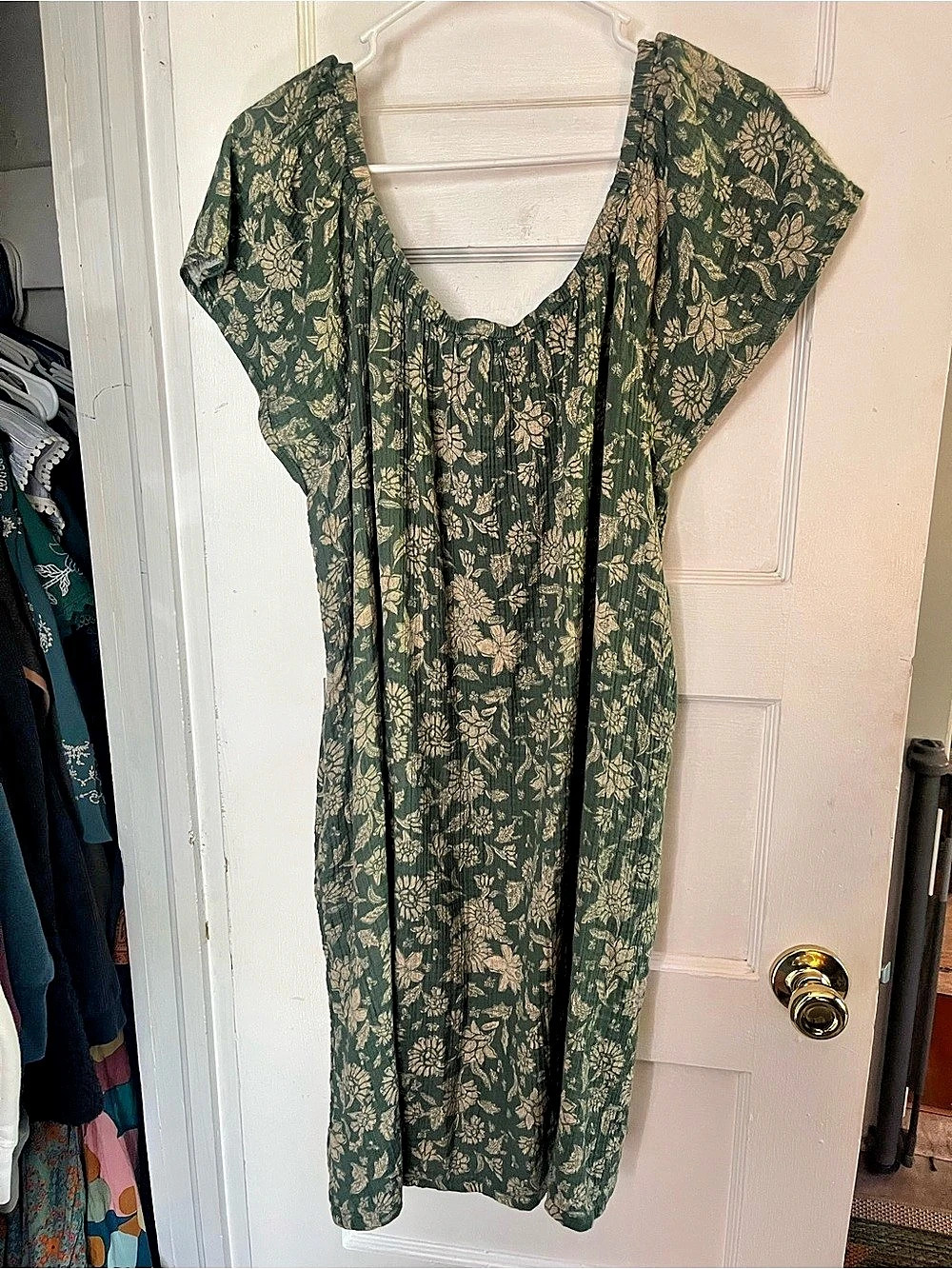 Wonder Floral Midi Dress in Green & Tan Size Medium